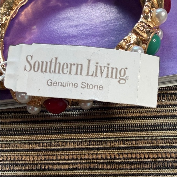 Gold Bracelet with Red and Green Gems - Picture 6 of 6